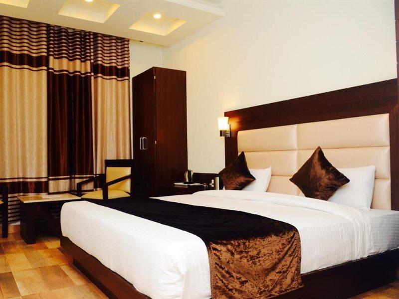 Hotel The Onix Ντεχραντούν Εξωτερικό φωτογραφία