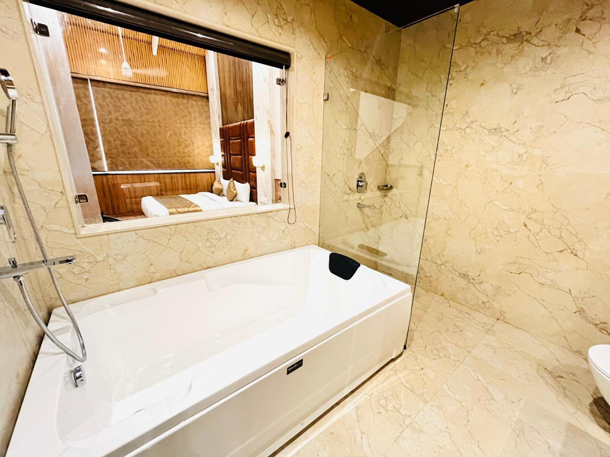 Hotel The Onix Ντεχραντούν Εξωτερικό φωτογραφία