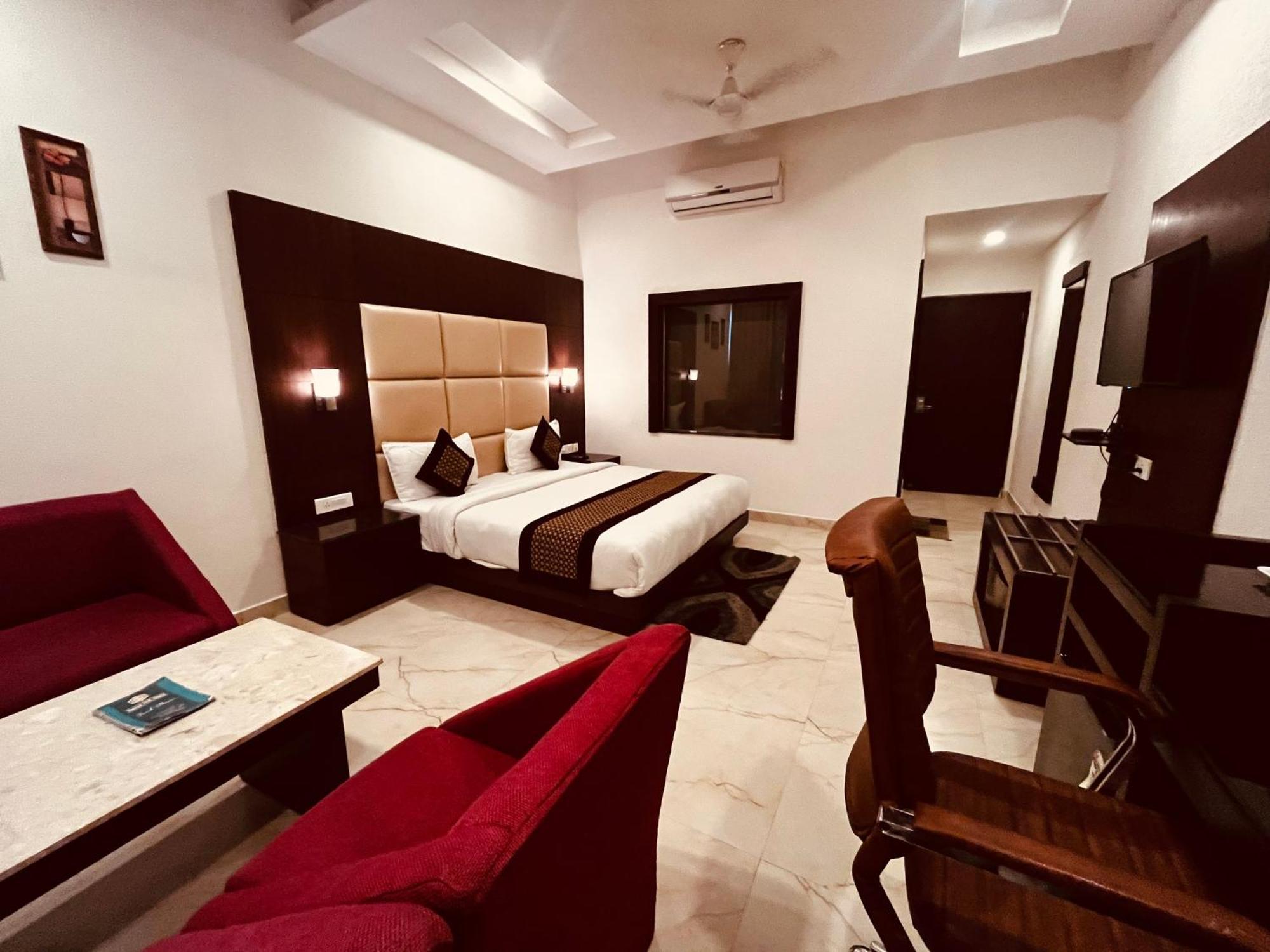 Hotel The Onix Ντεχραντούν Εξωτερικό φωτογραφία