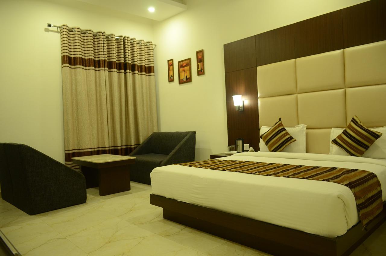 Hotel The Onix Ντεχραντούν Εξωτερικό φωτογραφία